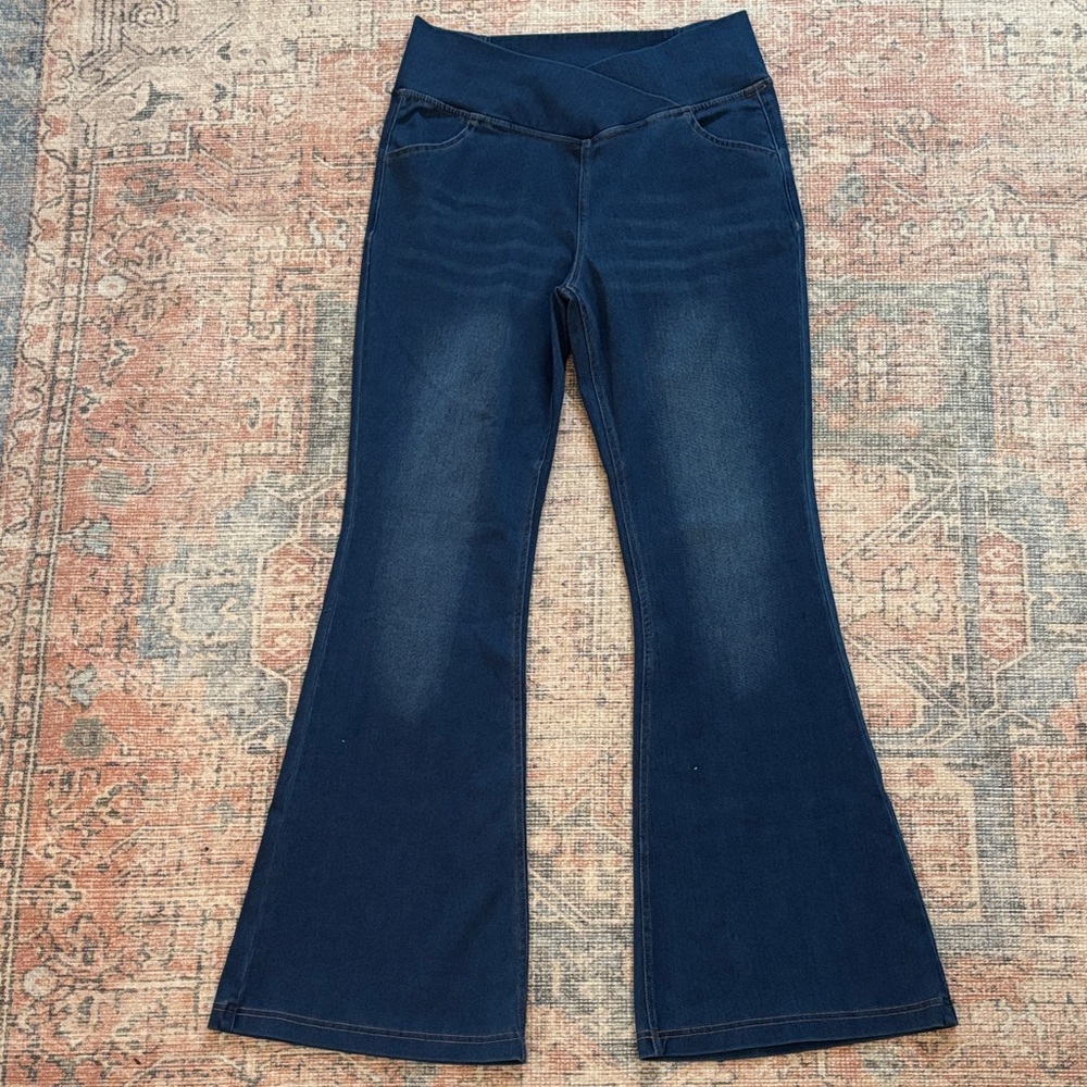 Women's Blue Flare Pull On Jeans Size Medium 8-10